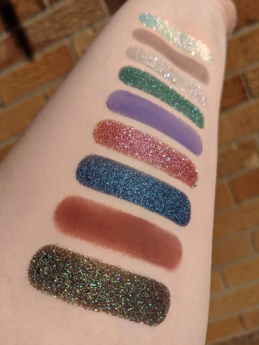 notoriouslymorb's tweet photo. Swatches of out Haunted AF palette releasing on Black Friday! Join our Facebook group "Notoriously Morbid Customer Crypt" for all the details 🖤
#notoriouslymorbid #notoriouslymorbidcosmetics #BlackFriday #makeuprelease https://t.co/2pjJo5unf6