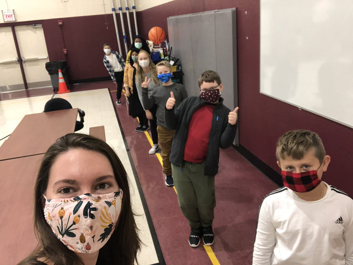 Exploring5thGr's tweet image. It’s been quite some time since I’ve tweeted. We’ve started a whole new school year! Let’s take a walk through what I’ve been meaning to post starting with picture day! 😁📸 #exploring5thgr