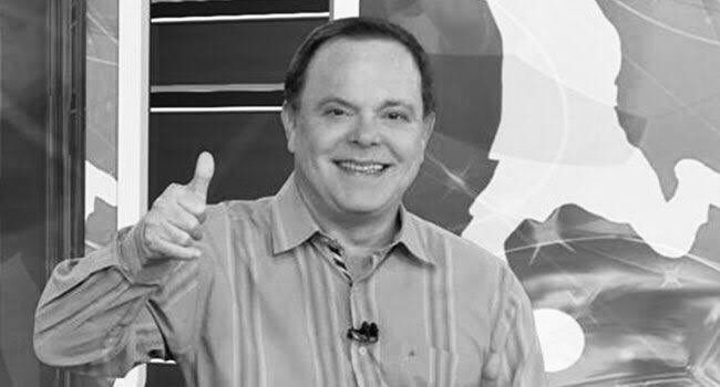AthleticoClube's tweet photo. Foi com grande pesar e tristeza que o Athlético Clube recebeu a notícia do falecimento de Fernando Vanucci, grande jornalista esportivo e referência no esporte.

O Clube manifesta solidariedade a familiares e amigos neste momento tão difícil. https://t.co/E58gBC6ZJL