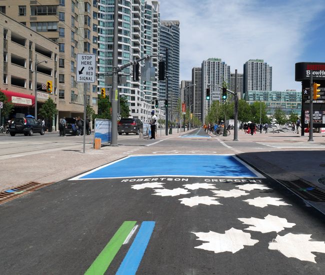 OurGreenway's tweet image. Plunging back to the Humber River in search of #PanAmPath, we instead found 1 overgrown bench and 2 destroyed signs. NW TO gets much less #Care than the #PanAmPath on the @WaterfrontTO. It wouldn't cost much to address this sense of neglect...yet, where are the stewards? 😕

(11)