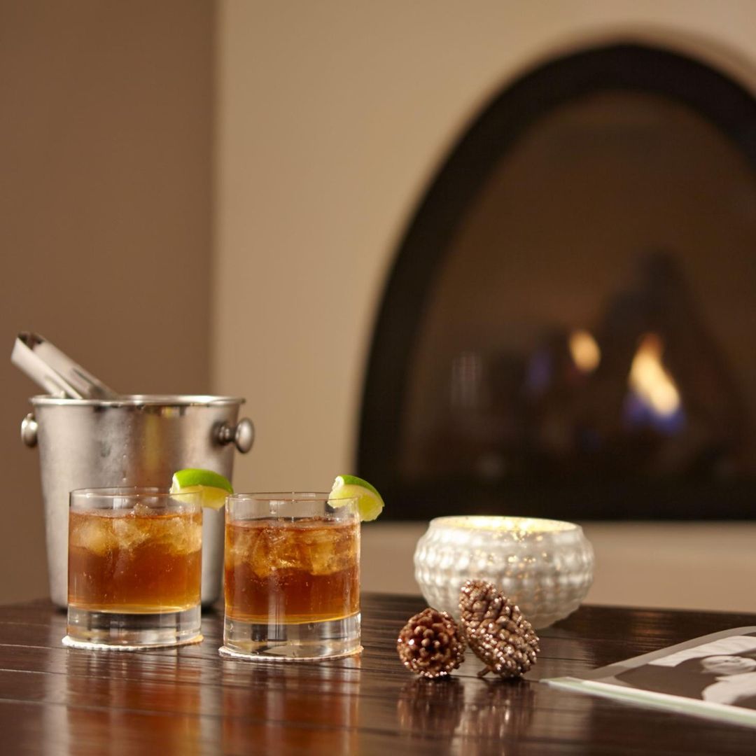 MurphyOBrienInc's tweet photo. Just because you work remotely doesn't mean you can't enjoy happy hour. #MOClient @ojaivalleyinn has created the perfect "Work and Unwind" package that allows guests to be productive while also enjoying private meeting rooms and beautiful views.   😍 https://t.co/J1UAsYemXq