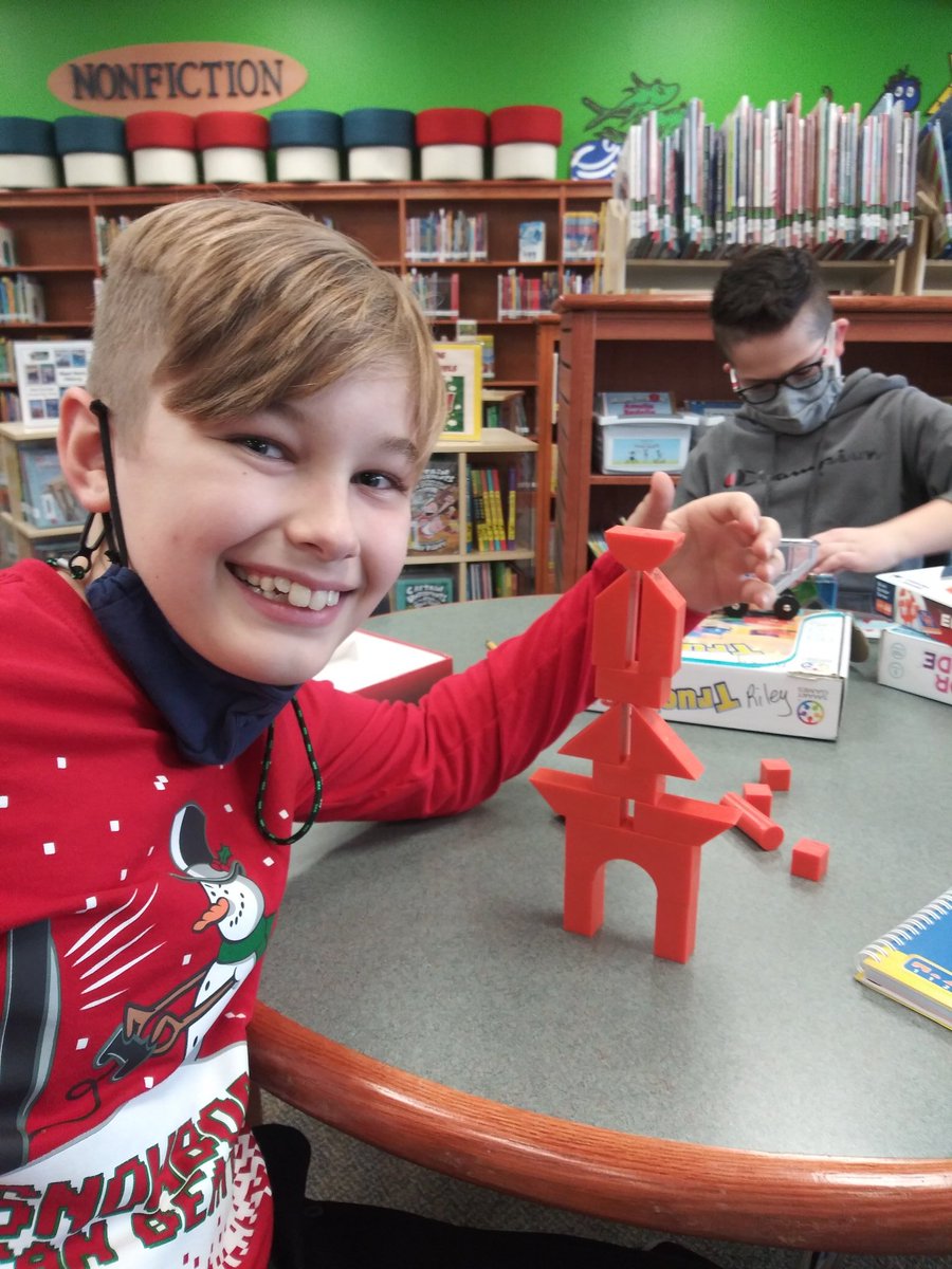 ThisIsMaryEllen's tweet image. Future Architects!  @discovery_ridge #equilibrio #visualspatial #engineering #STEM