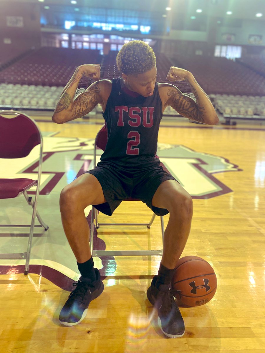 Niya_Mitchell2's tweet image. been thru hell n bak with you, this year it's time to show jus how inlove we really are...#LLMikey #LLMyPops #RIHGrandma #LLKobi #RIHBrendaSmogan 🕊🩸🐐🦍