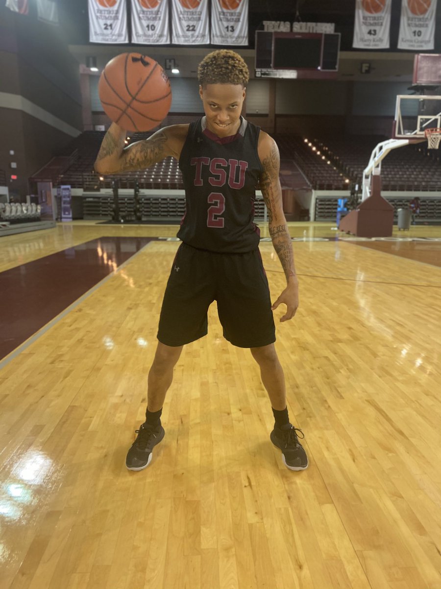 Niya_Mitchell2's tweet image. been thru hell n bak with you, this year it's time to show jus how inlove we really are...#LLMikey #LLMyPops #RIHGrandma #LLKobi #RIHBrendaSmogan 🕊🩸🐐🦍