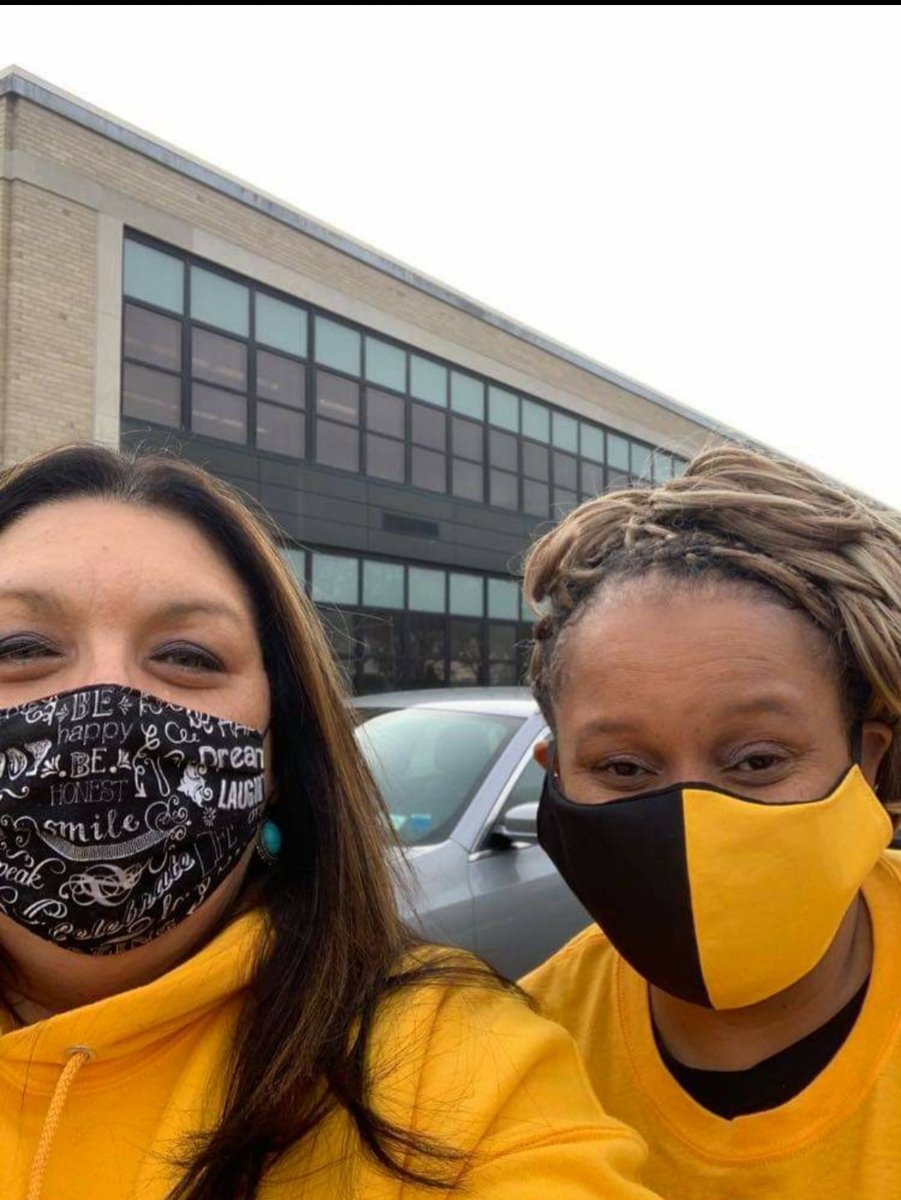 LockportP's tweet photo. Delivering Thanksgiving meals collected by the Teachers and Administration of Lockport High School https://t.co/qYstsjQpgv