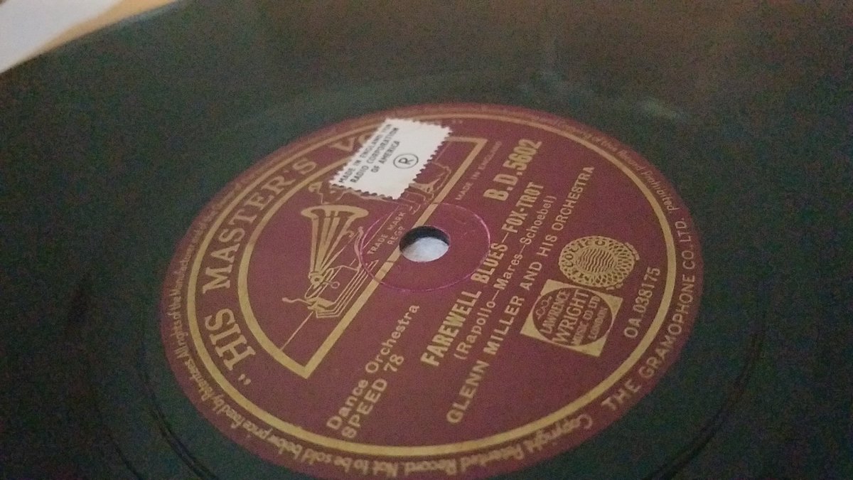 enuminous's tweet photo. Nice to have the #revenuestamp still on it.
#GlennMiller and His Orchestra
Farewell Blues Foxtrot / Say "Si Si" Foxtrot
Wow. https://t.co/tnq2qOFNYA