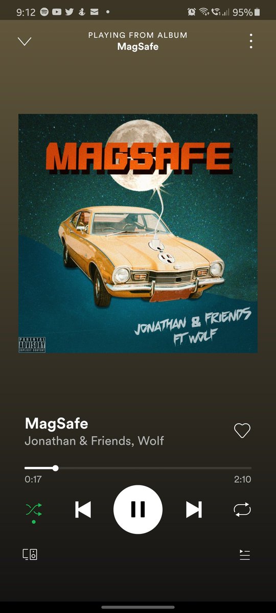 RayGS's tweet photo. @tldtoday @juliawolfnyc Wow... didn't know you make music..well done! #MagSafe https://t.co/6KDHFAvhd0