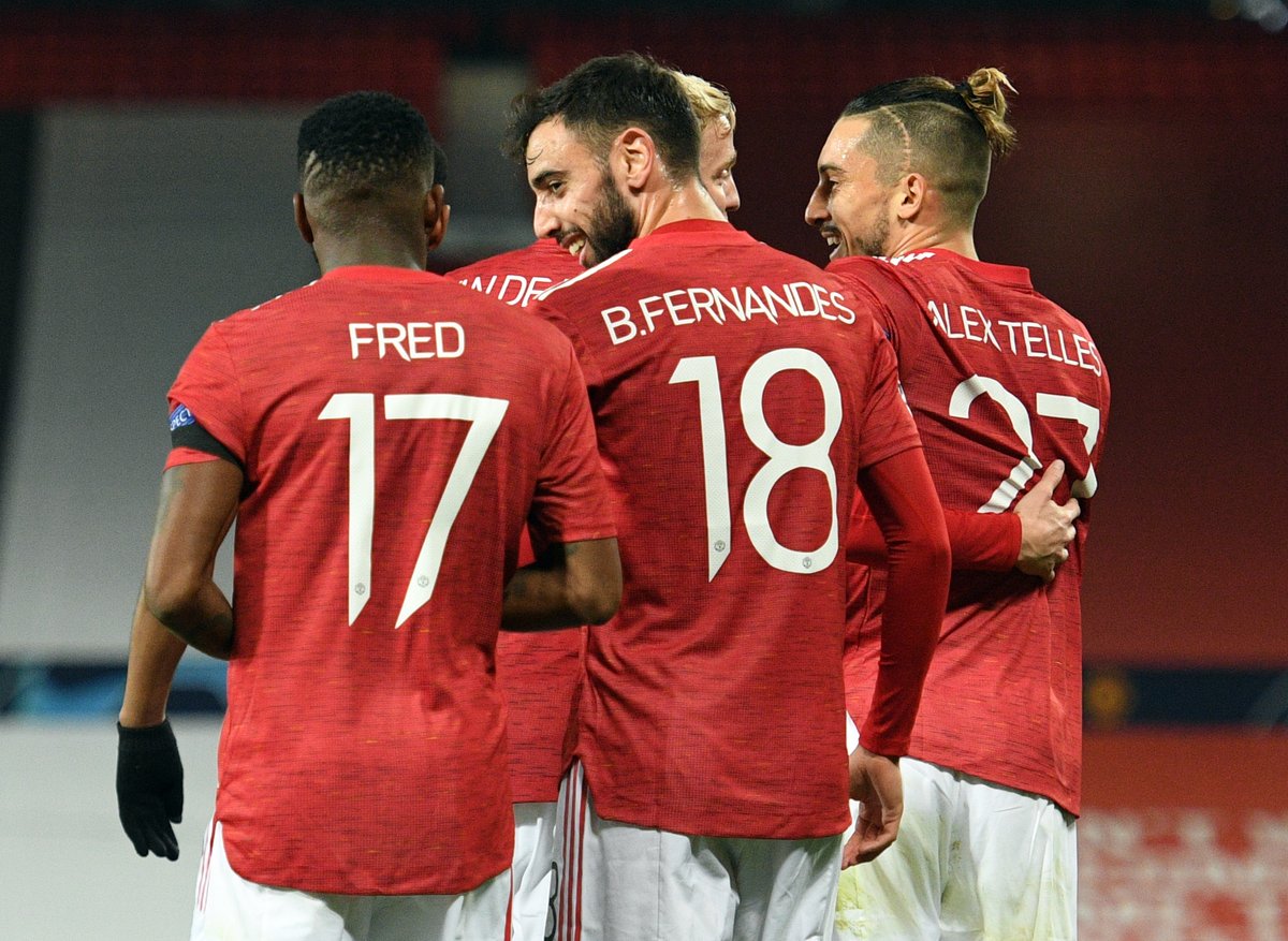 ChampionsLeague's tweet photo. 🔴⚽️ 7' Bruno Fernandes
🔴⚽️ 19' Bruno Fernandes
🔴⚽️ 35' Rashford 
🔴⚽️ 90'+2 James 

🔝 Who shone brightest at Old Trafford?

#UCL https://t.co/JPXQWu51Lz