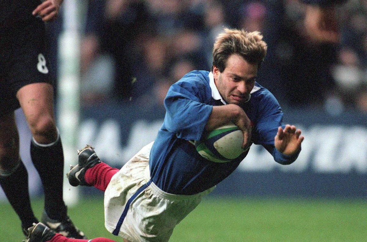 leparisiensport's tweet photo. Mort de Christophe Dominici : l’émouvant hommage des All Blacks
➡️ https://t.co/H1EktKijUE https://t.co/PPcij1JkSu