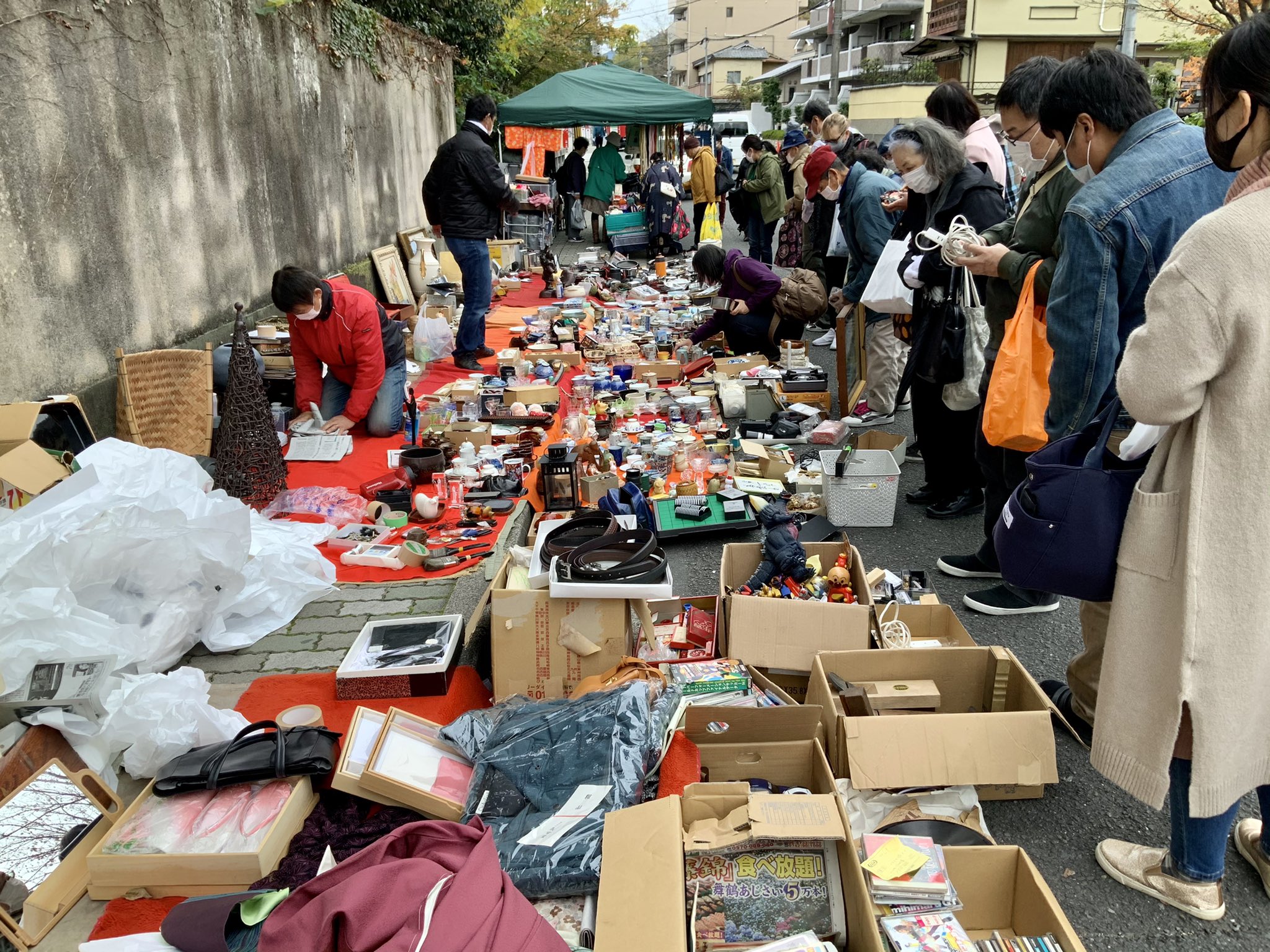 京都たび 天神さんの骨董市 あー 楽しい 京都たび 北野天満宮 骨董市 T Co Wdjymk8nhf Twitter