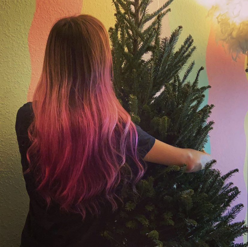 annpinkbubbles's tweet photo. I got a Christmas treeeeeee 😍🎄😊 https://t.co/oGhfQs4f0x