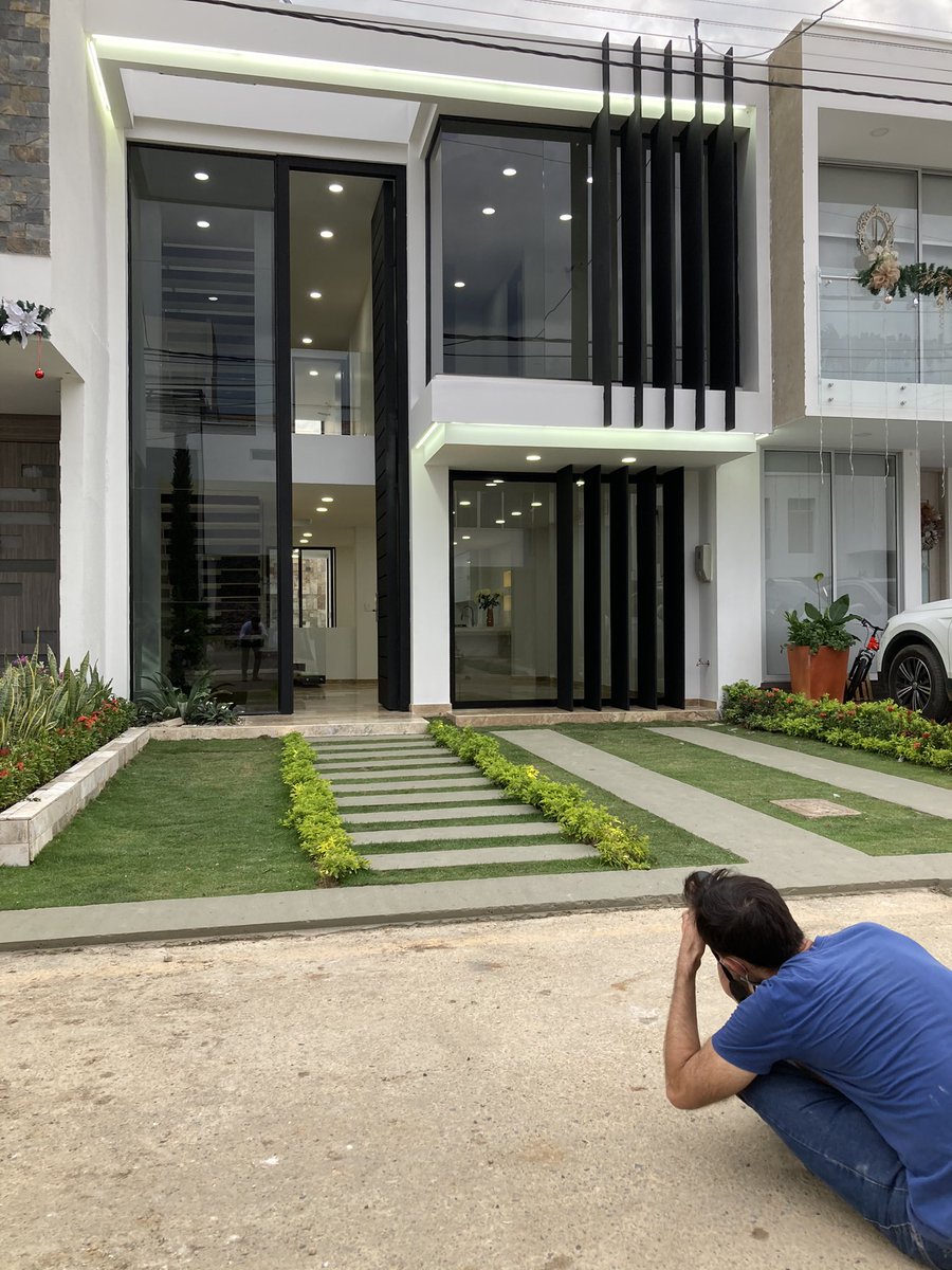 josue_elpadrino's tweet photo. VilaNovadeGaia #cotmaq #luxury #homes #cucuta https://t.co/cPXBodddpo