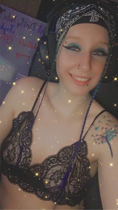 Now live on Chaturbate cum see   https://t.co/ihT4aWgtXB https://t.co/3qsOZ7ZRMR