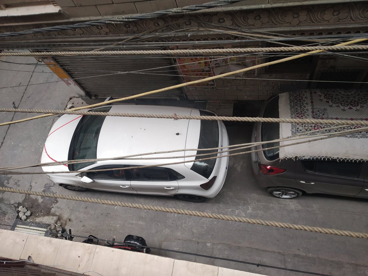 kelvin_kool's tweet photo. I am a resident of B block, west vinod ngr 92. See how the @EDMCDELHI @DCPEastDelhi is working here, people are parking cars in front of homes of resident &amp; saying that do what you can. pity on the level of commitment of Delhi Govt. Why to have MCD parkings then? @ArvindKejriwal https://t.co/iL9hId1PFn