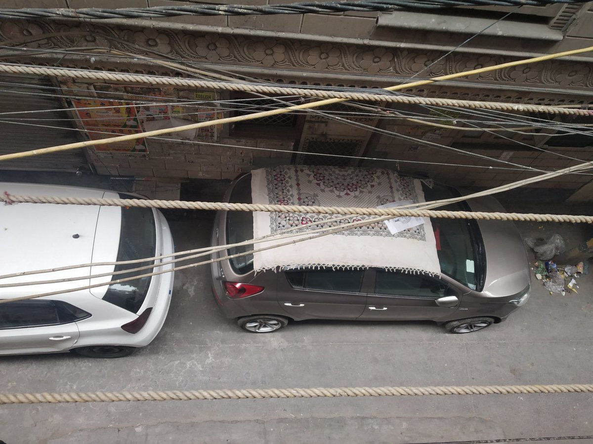 kelvin_kool's tweet photo. I am a resident of B block, west vinod ngr 92. See how the @EDMCDELHI @DCPEastDelhi is working here, people are parking cars in front of homes of resident &amp; saying that do what you can. pity on the level of commitment of Delhi Govt. Why to have MCD parkings then? @ArvindKejriwal https://t.co/iL9hId1PFn