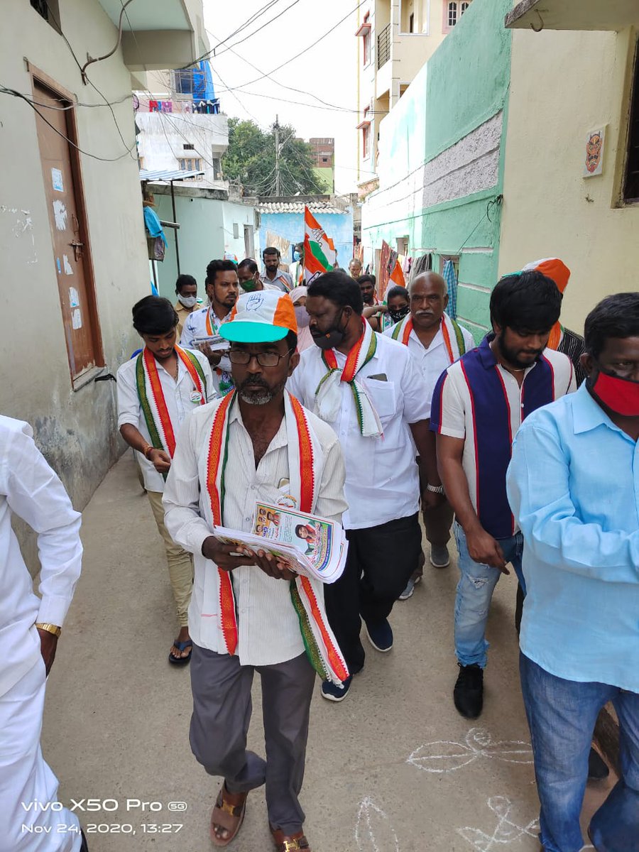 Skshareeef's tweet photo. I REQUEST KINDLY CAST UR VALUABLE VOTE IN FAVOUR OF Javeria Begum w/o Shaik shareef sahab
Khairthabad #Division !!! Door to door campaigning.
@INCTelangana
@UttamTPCC
@sravandasoju
#VoteForChange2020
#VoteForDevelopment
#VoteForCongress
#standwiththehand
#GHMCElections2020 https://t.co/ORN5c6NYeP