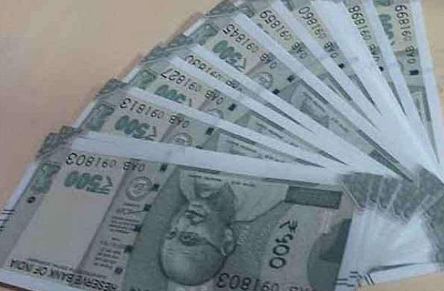 punjabkesari's tweet image. इंदौर में नकली नोट चलाते पकड़ाए हरियाणा के 5 आरोपी, पुलिस जांच में जुटी
m.mp.punjabkesari.in/madhya-pradesh…

#MadhyaPradesh #Indore #500Note #Fakenote #Accusedarrested