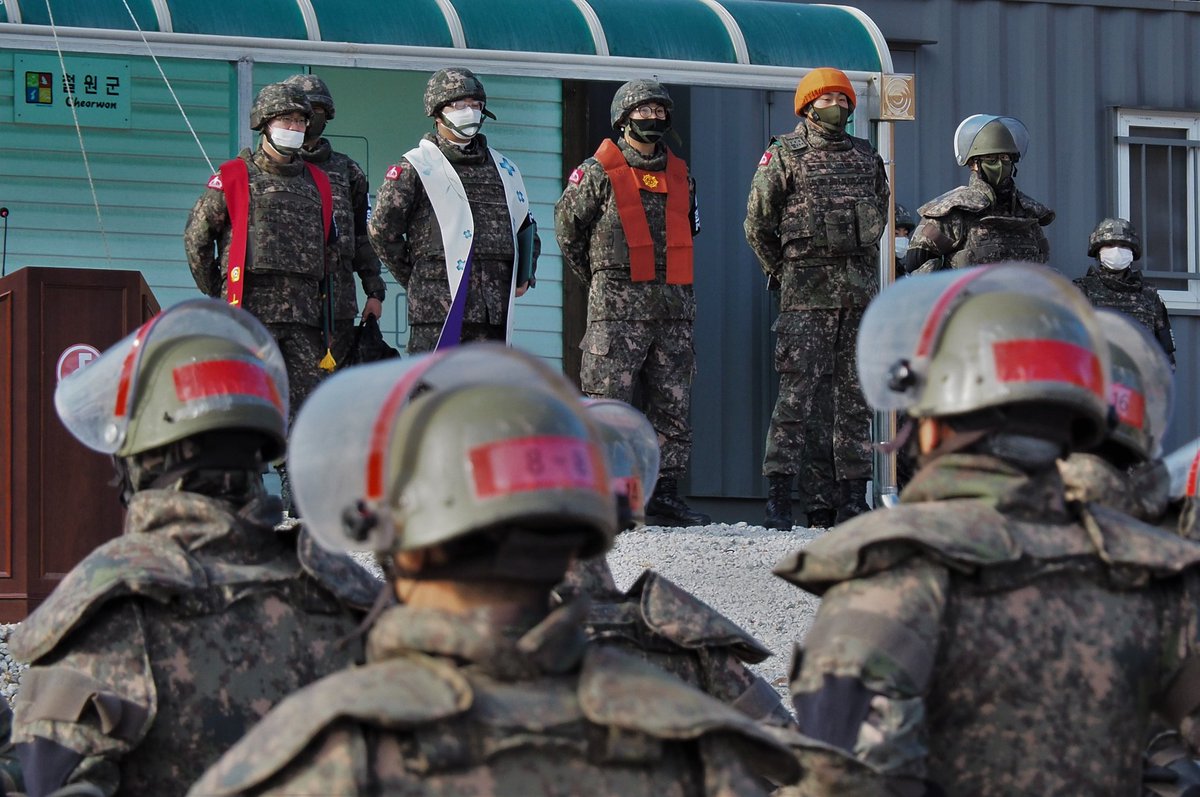 UN_Command's tweet photo. Yesterday, operations at #ArrowheadHill concluded for the season. UNC🇺🇳 personnel were on-hand for the closing ceremony, and we're proud of all our ROK teammates have accomplished this year in the #Demining &amp; #RemainsRecovery mission. Cheers to a job well done--gosaenghaesseoyo! https://t.co/vkeDuuxM7y