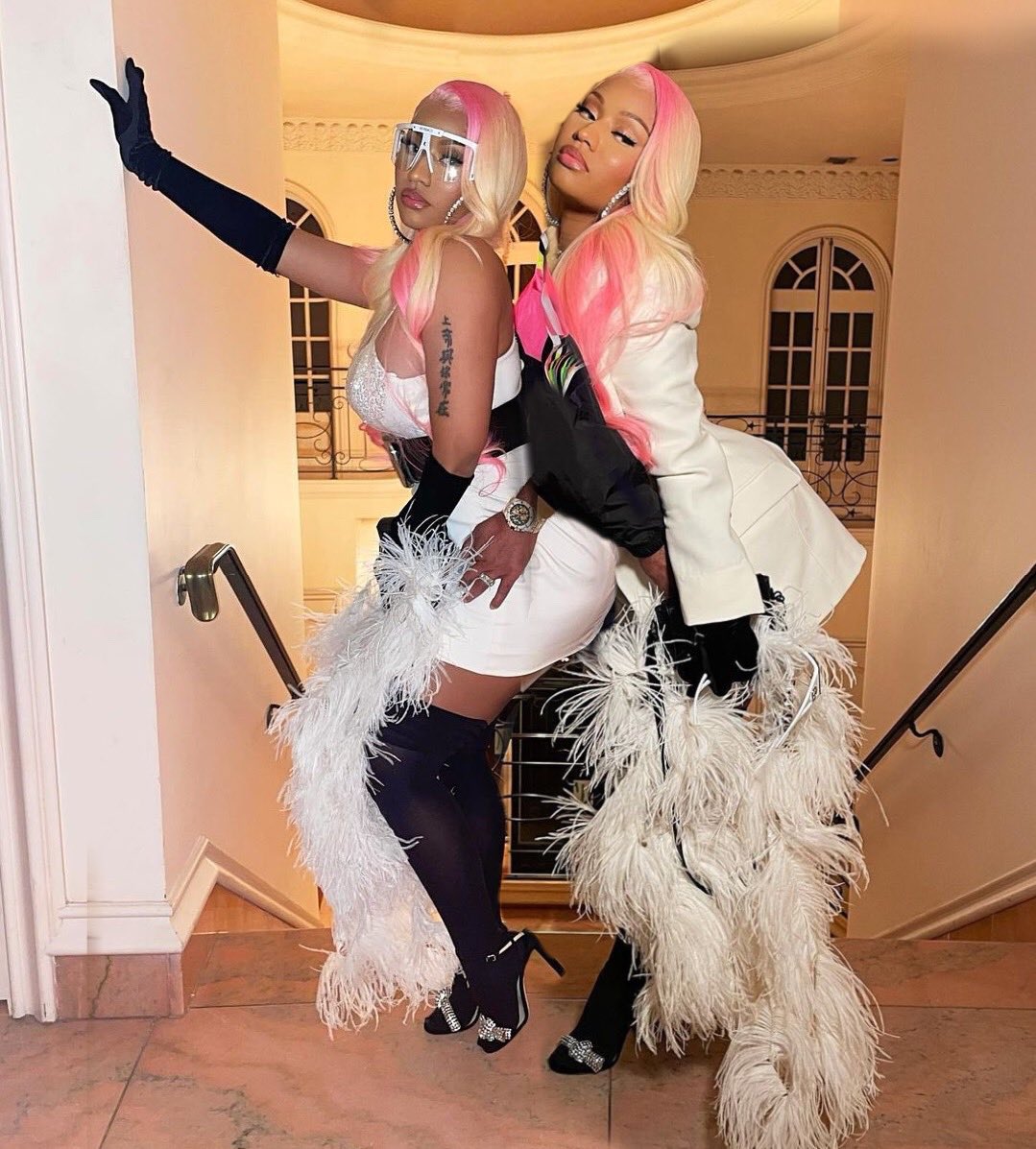 badguybumli's tweet photo. @NICKIMINAJ Not you cropping out your own man 😭😭 we was supposed to do that for you https://t.co/y5PddUIExE
