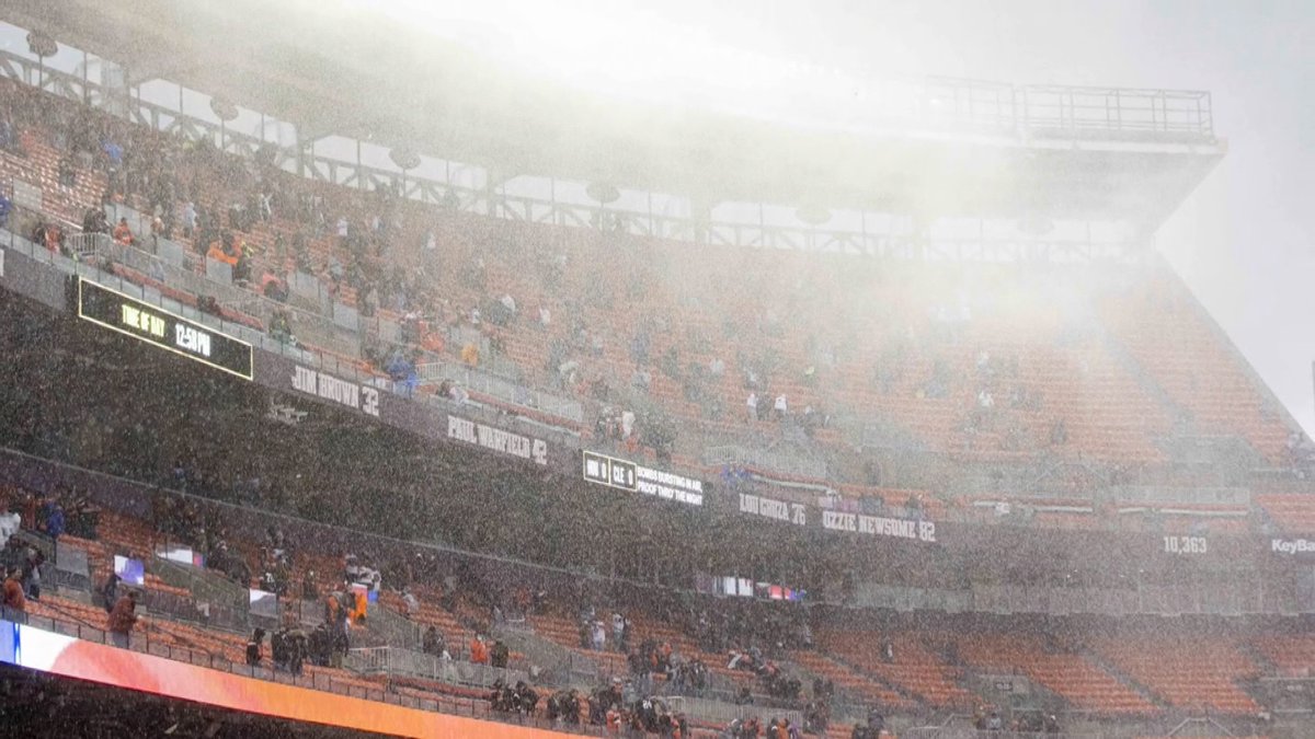 the Browns since October 26th:

62% run &amp; a low 3.1 YPC on early downs quarters 1-3 

the most run-heavy &amp; least successful run team in that span

why?

weather!

now?

sunny Jacksonville without their top pass rusher &amp; multiple starters in the secondary

time to tune-up the pass 