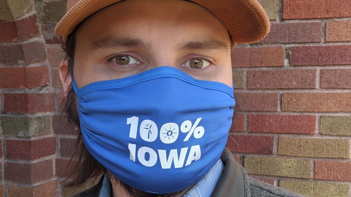 100percentIOWA's tweet photo. 100% #Iowa’s team lead Jordan Oster is promoting clean energy AND public health same time ✨
#StepUpMaskUpIA, and stay safe this season! https://t.co/YXwqxlYQja