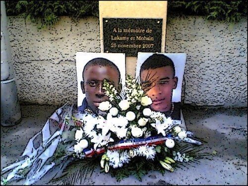 mara_kante's tweet photo. Aujourd’hui ça fait 13 ans que nous avons perdu nos petits frères
Cette date à bouleversée nos vies pour la plupart de nous... rendons leur hommage comme il se doit #Laramy #Mohsin #RIP https://t.co/R6UQlronOQ