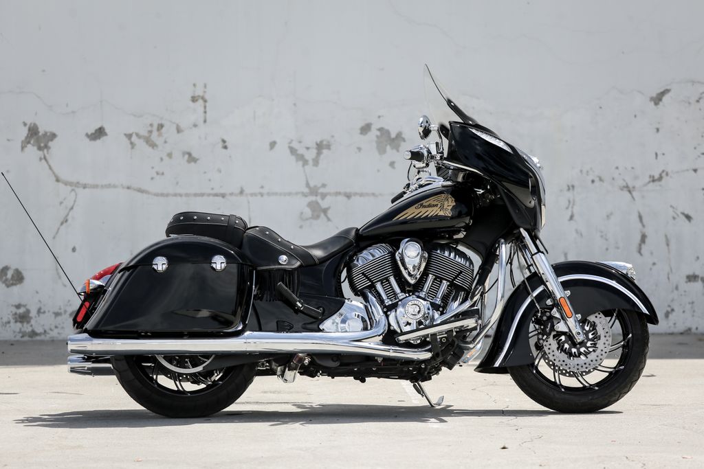 Indian Chieftain with Contrast Cut Supra Wheels and matching Brake Discs! #pmwheels