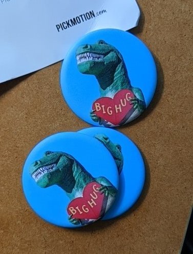 TomWindeknecht's tweet photo. Thank you for the magnets @Pickmotion! #pickmotion #trex #dinosaurs #hugs #bighugs https://t.co/pf0uRfGi9y