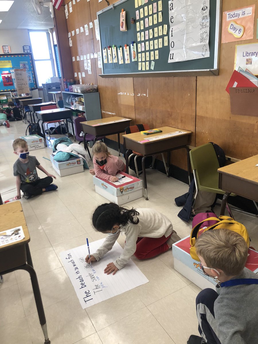 Group work - writing details to support the main idea!!! #clancyclass <a href="/Jennifer_LynnP/">Jennifer Pullara</a> <a href="/principal711/">Karen Sauter</a>
