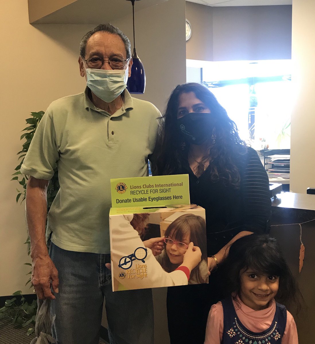 We are very Thankful for the opportunity to support our local community and it’s members
#thelionsclub It was lovely meeting these wonderful people at <a href="/CNLC1939/">Conroe Noon Lions</a> Recycling Center when we went to drop off #eyeglasses donations from TriCounty Lions Club. <a href="/MCTXSheriff/">MCTXSheriff</a> @Swij2 <a href="/EMCIDTX/">EMCID</a>