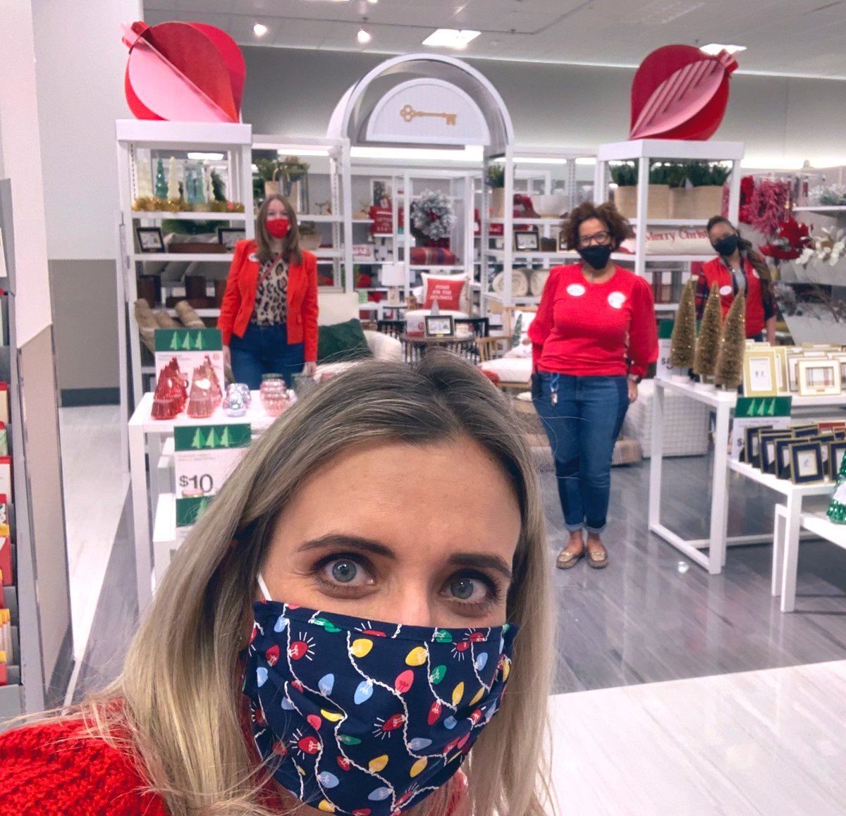 The energy and enthusiasm is always contagious with these ladies! 🙌🏻 Thank you Stacy and Tiffany for highlighting all your Skyline team has to be proud of...nice work <a href="/KinerMargaret/">Maggie</a>! 👏🏻👏🏻👏🏻 #WorkSomewhereYou❤️🎯