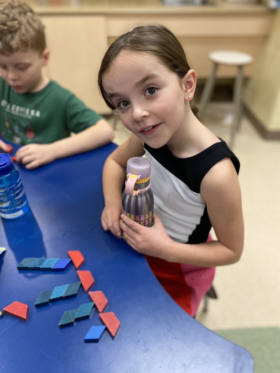 MrsHodderEDU's tweet image. Learning about Patterns! #increasingpatterns #decreasingpatterns @HTE_K4 @RMitchell_HTE