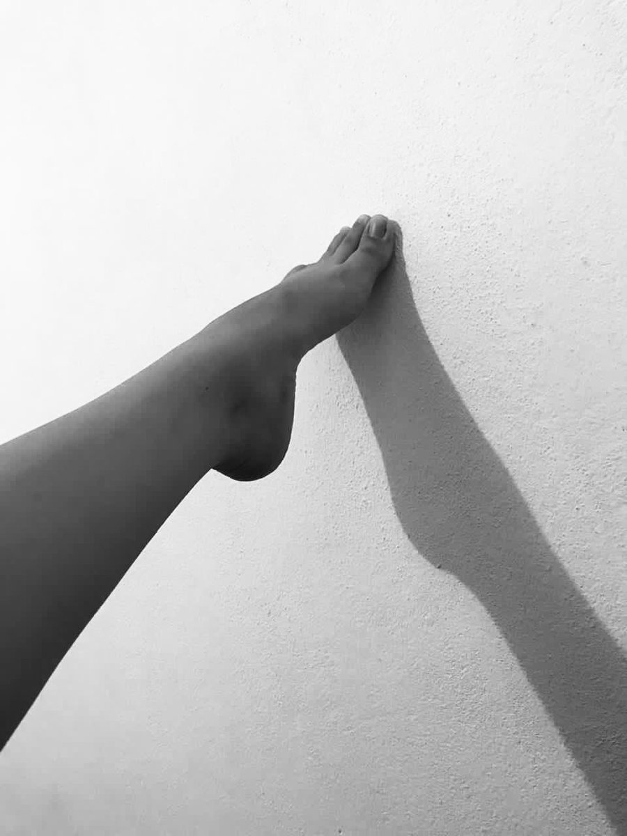 feet fetish tweet media