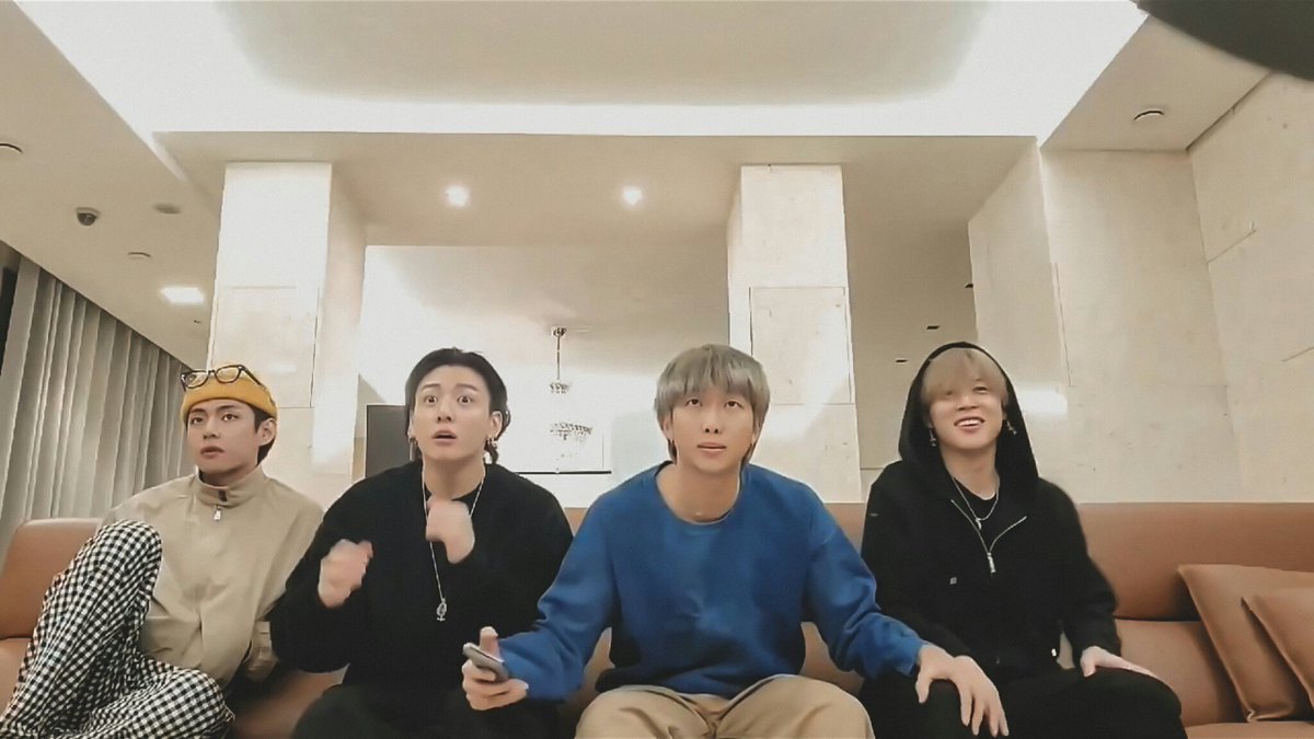 minsugaar07's tweet photo. Bangtan you did it
You guys deserve it 
Masih gak percayaaaaa
Usaha memang tidak menghianati hasil😭😭🥺
@BTS_twt 
YOU GUYS DESERVE IT 
#BTSNominatedGrammy https://t.co/TRDuVw4myQ