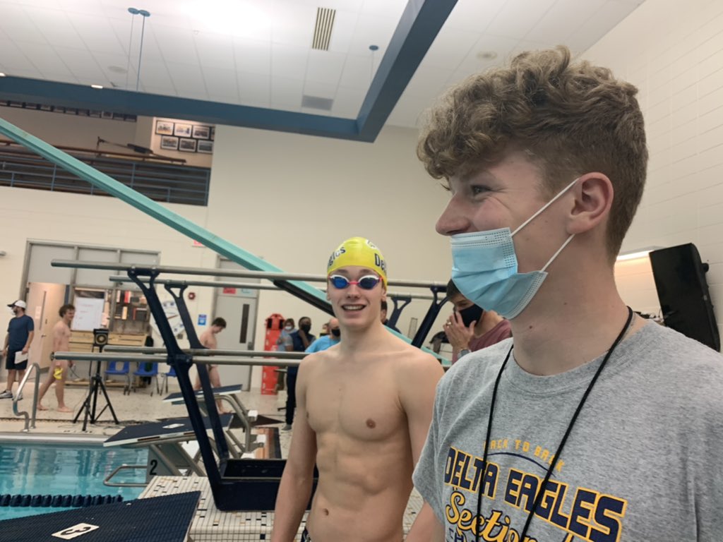 MrsJSamuels's tweet photo. After basketball practice, Palmer came over to time swim meet. #brothers #seniorseason #alwaysalaugh https://t.co/IXIZM6t5qu