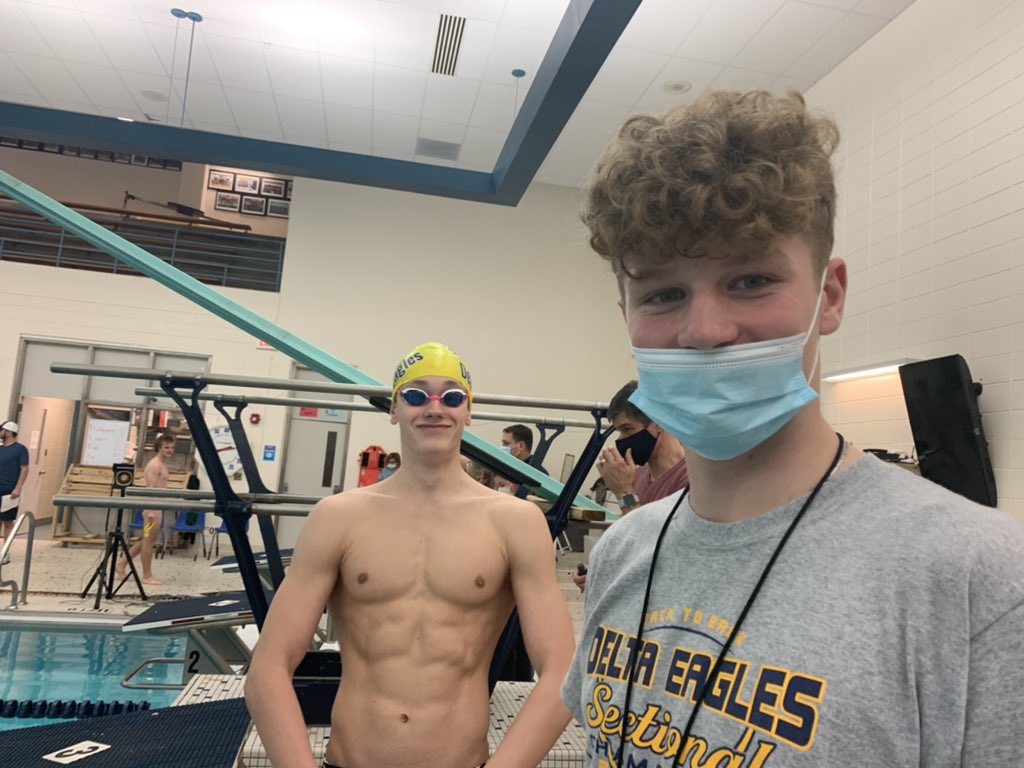 MrsJSamuels's tweet photo. After basketball practice, Palmer came over to time swim meet. #brothers #seniorseason #alwaysalaugh https://t.co/IXIZM6t5qu