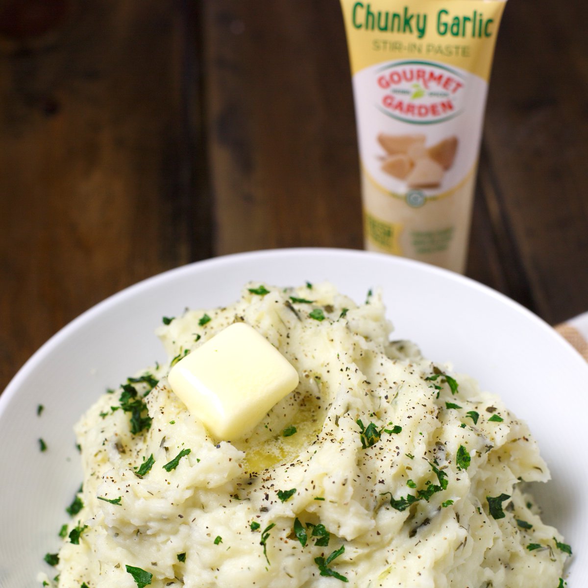 Garlic parsley mashed potatoes make a delicious addition to the Thanksgiving table! 

Get the recipe here: ow.ly/yEdD50CsJke