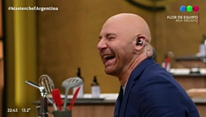 MasterChefArge1's tweet photo. Hoy vuelve este señor!// Leti y Vicky en este momento... https://t.co/YbQ4jghRRm