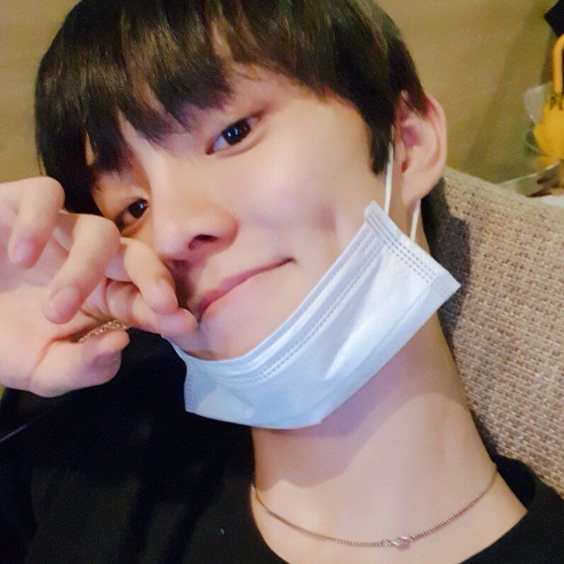  #TheBoyz Ji Changmin's cutest dimples; the most adorable thread