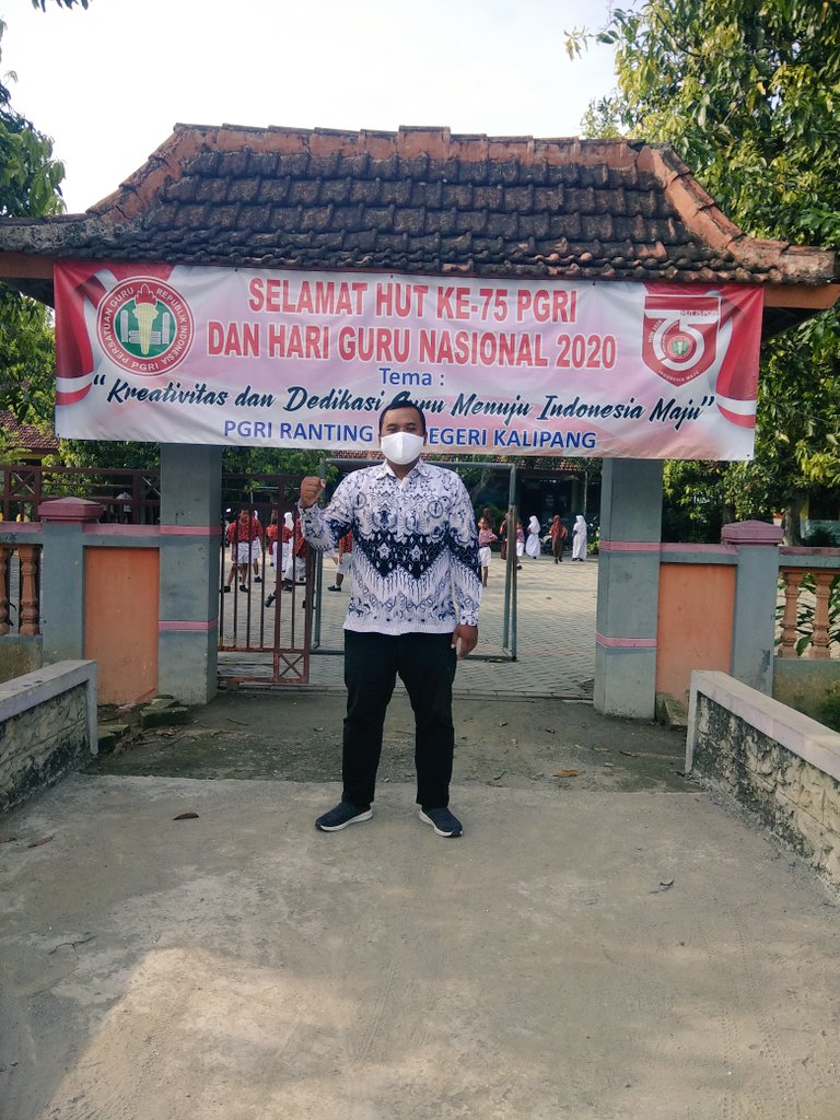 andikboy87's tweet photo. Selamat Hari Guru Nasional 25 November 2020. Kebaikanmu akan selalu ingat, perjuanganmu akan selalu kami kenang, dimana pun dan kapanpun. https://t.co/uAkGsjiDIG