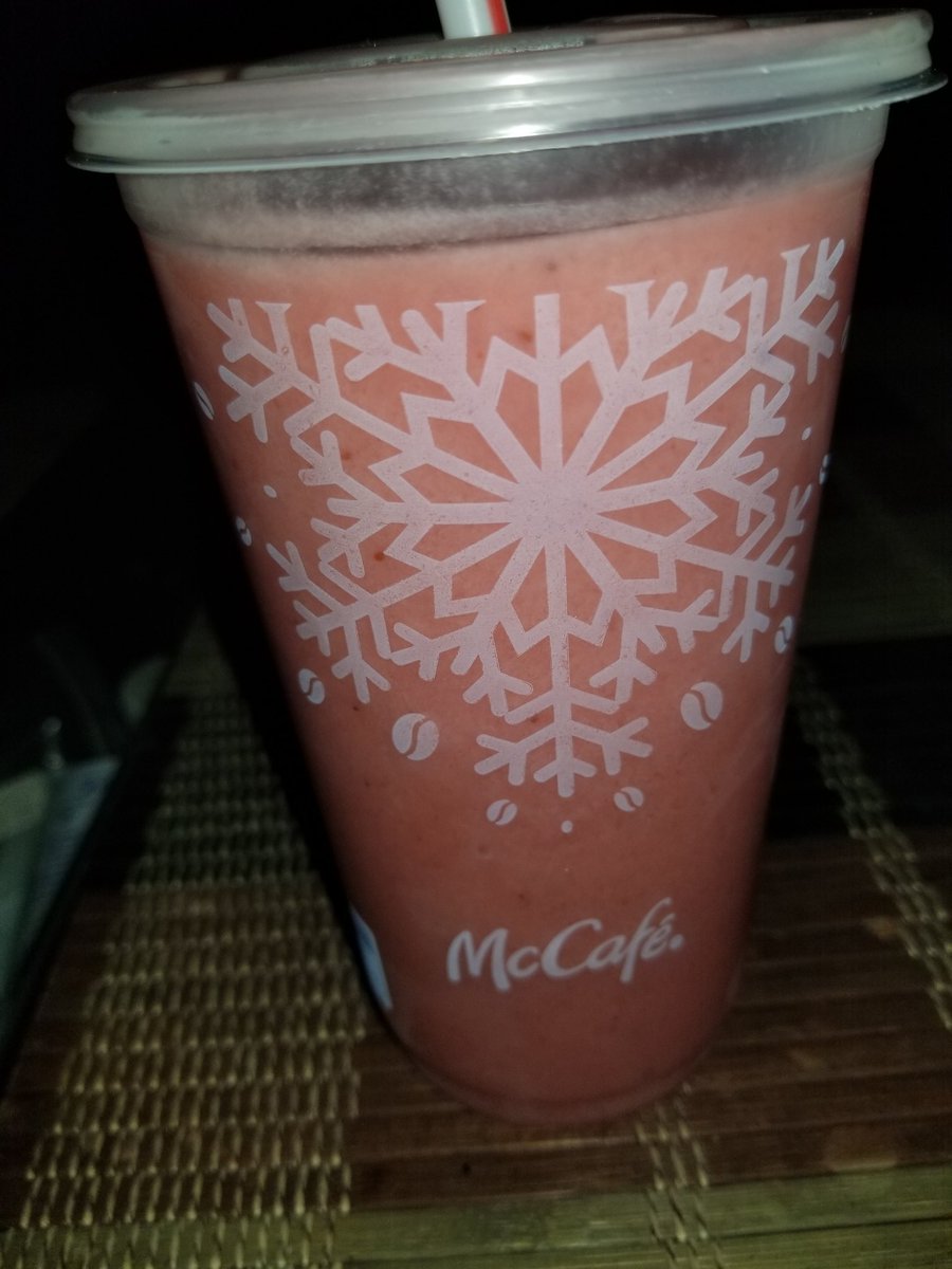 JohnLukeNYC's tweet image. Went Out &amp;amp; #PickedUp #DesertTime 
From @McDonalds #DriveThru 
#StrawberryBananaSmoothie #Yummy