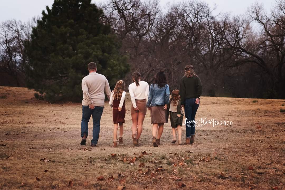 famiewest's tweet photo. I look forward to this family's session every year! Alway a good time with the Bruntons! https://t.co/C4SNlMM2iS