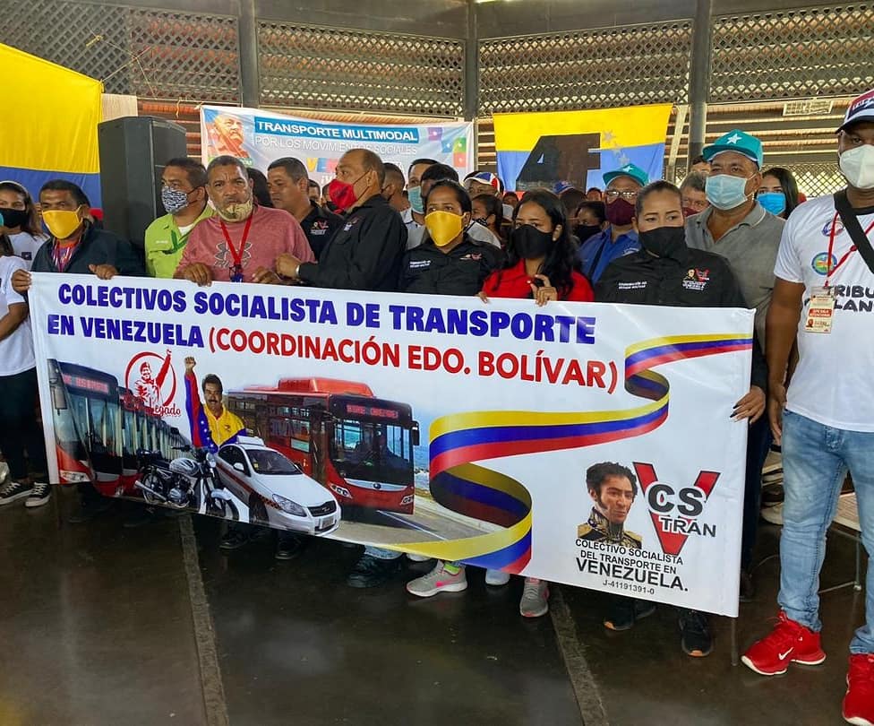ELOYSULBARAN's tweet photo. Bolívar #PuebloValienteYDigno 👊🏽🇻🇪 gracias por recibirnos

Sabemos que existen problemas y que nos afectan a todos, pero lo importante es aportar para superarlos, innovar, trabajar duro para cambiar esta realidad. Los transportistas estamos listos para la batalla del 6D https://t.co/Gnp96vOhy6