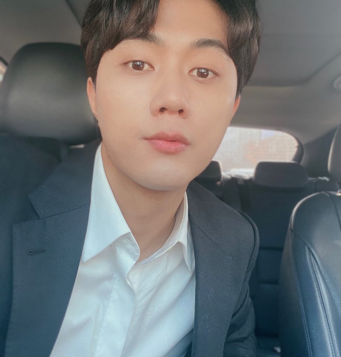 Ent_Polaris's tweet photo. [유현석]

잠시 후 오전 11시!
현석 배우가 출연하는 뮤지컬 <올 댓 상하이>
1차 선예매 티켓 오픈이 진행됩니다 💞

✔️일반 예매는 내일
11월 26일 (목) 오전 11시‼️
잊지 마세요 🥰

🖇 https://t.co/GyL0Wa1gvw
🖇 https://t.co/HW7bT50kcS

#유현석 #뮤지컬 #올댓상하이 #김염 https://t.co/Eo1pVbEdpS