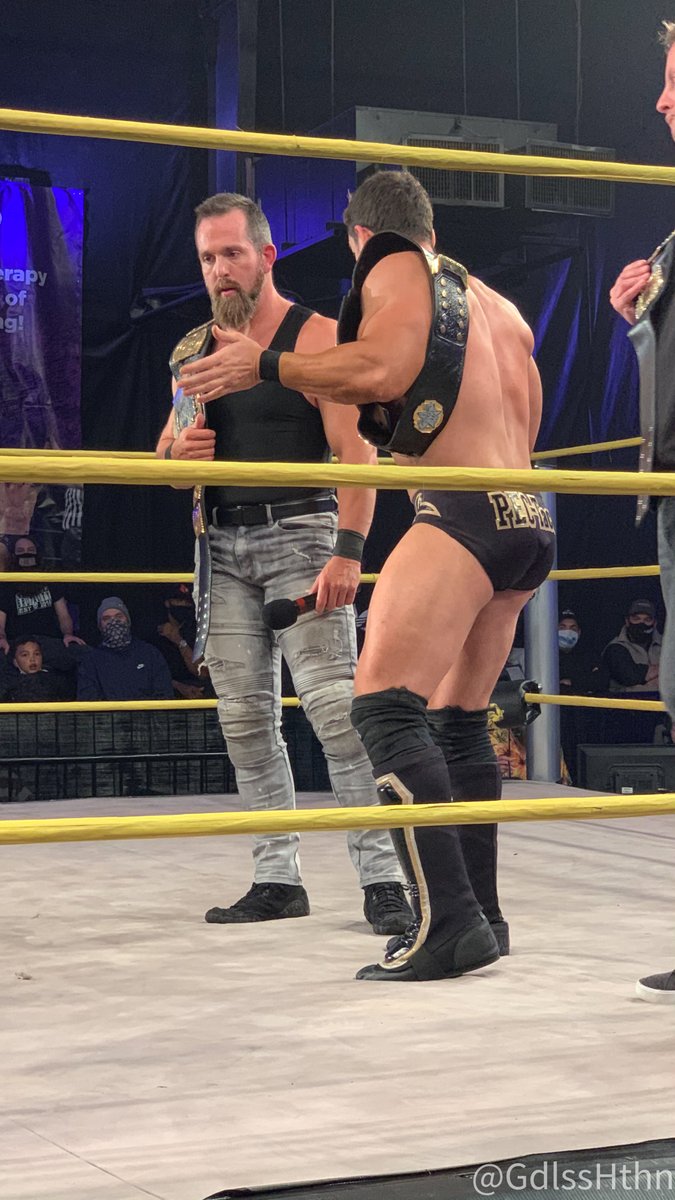 GdlssHthn's tweet photo. @MrPEC_Tacular returns with gifts for the #OVWFamily!!
@ovwrestling
#thisiswrestling #wrestlinglife #wrestling
For better/whole photos:
https://t.co/y2rPRH8pdg https://t.co/kwztzyDiN8