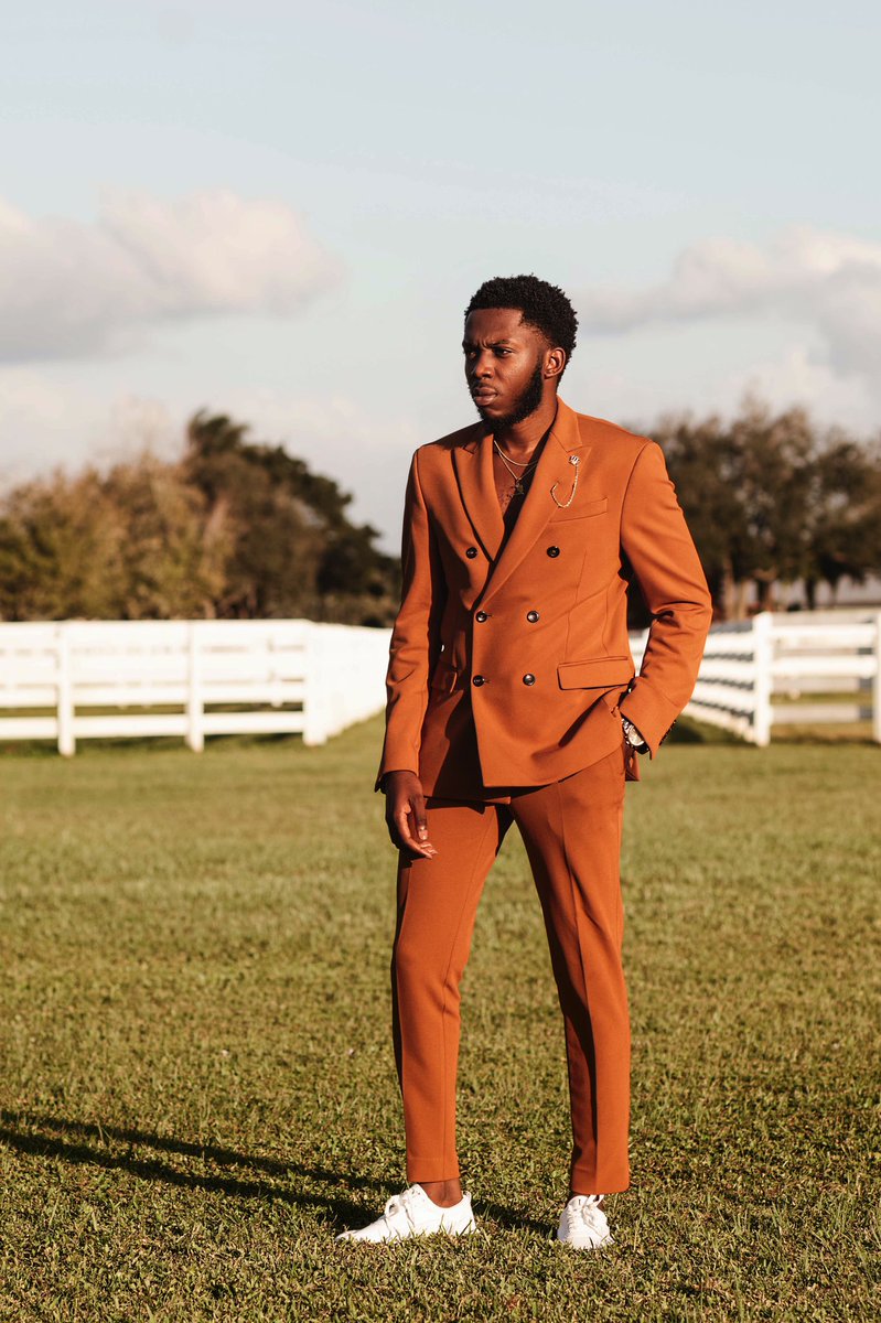 JohnD_2's tweet photo. What a year. Blessed and thankful 🙏🏾🟠
Suit: @ zara
📸 @Donllywood https://t.co/zzuRcuvmPH
