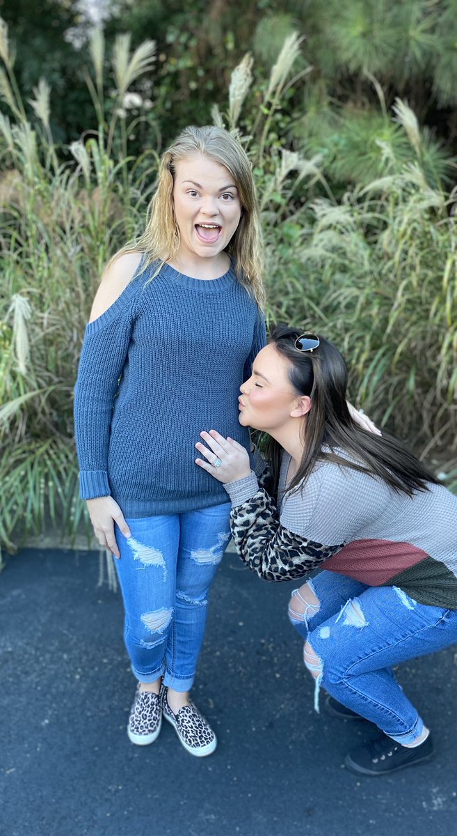bree_hammac's tweet photo. 😩❤️ my bestie is having a freaking baby! I’m gonna be an Aunt🤪👏🏼 @HopeDestiny06 you and Tyler have been gifted with the greatest blessing and I’m so excited for y’all and this next chapter of your life🥰 You will be the best momma ever🤰🏼 https://t.co/ZAgRRNEVyV