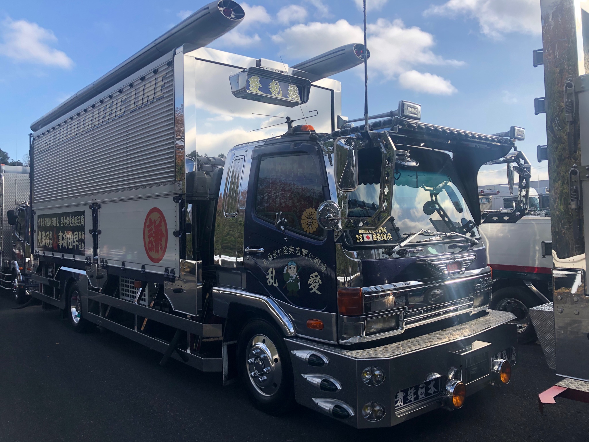 ルシア デコトラ 零進会 今日も先日の零進会イベントで撮影した写真を載せて行きます キクショウ運輸さん 琉寧丸さん 貴婦人さん 初代政栄丸さん