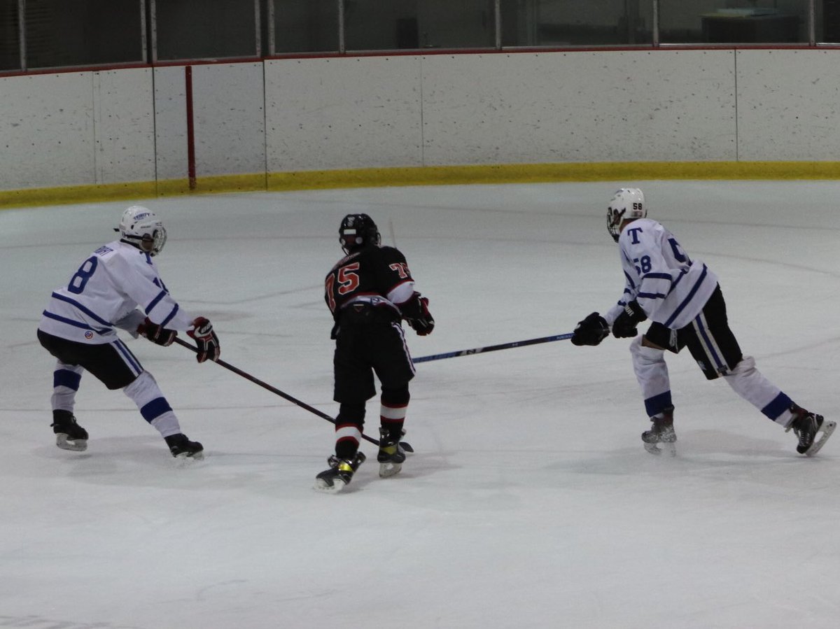 atremel02's tweet photo. #teamwork #hockeytime #3rdperiodgrind https://t.co/ThqgnInOKN