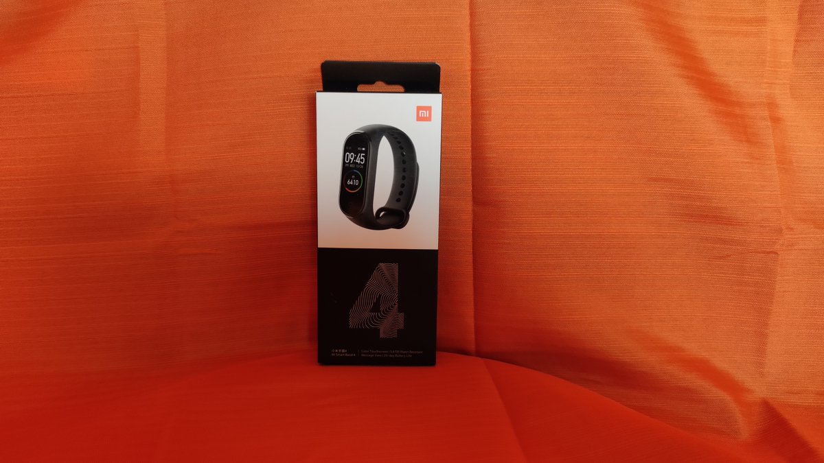HamiltonJamesE's tweet photo. @XiaomiSupport April 2020 I received an amazing birthday gift at home in #Canada I wear my #Xiaomi #MiSmartBand4 always. It's still like new!

My brother told me @XiaomiSupport has awesome &amp; friendly service.
 
So far MiBand4 100% perfect🧡
Thank you!
#StoryWithXiaomiService 
#XiaomiSupport https://t.co/ewo21vZF47